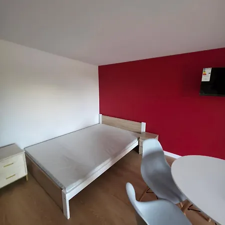 Od 2 Do 4 Osob W Choczni Niedaleko Wadowic Ze Strefa Basenowa Apartman *